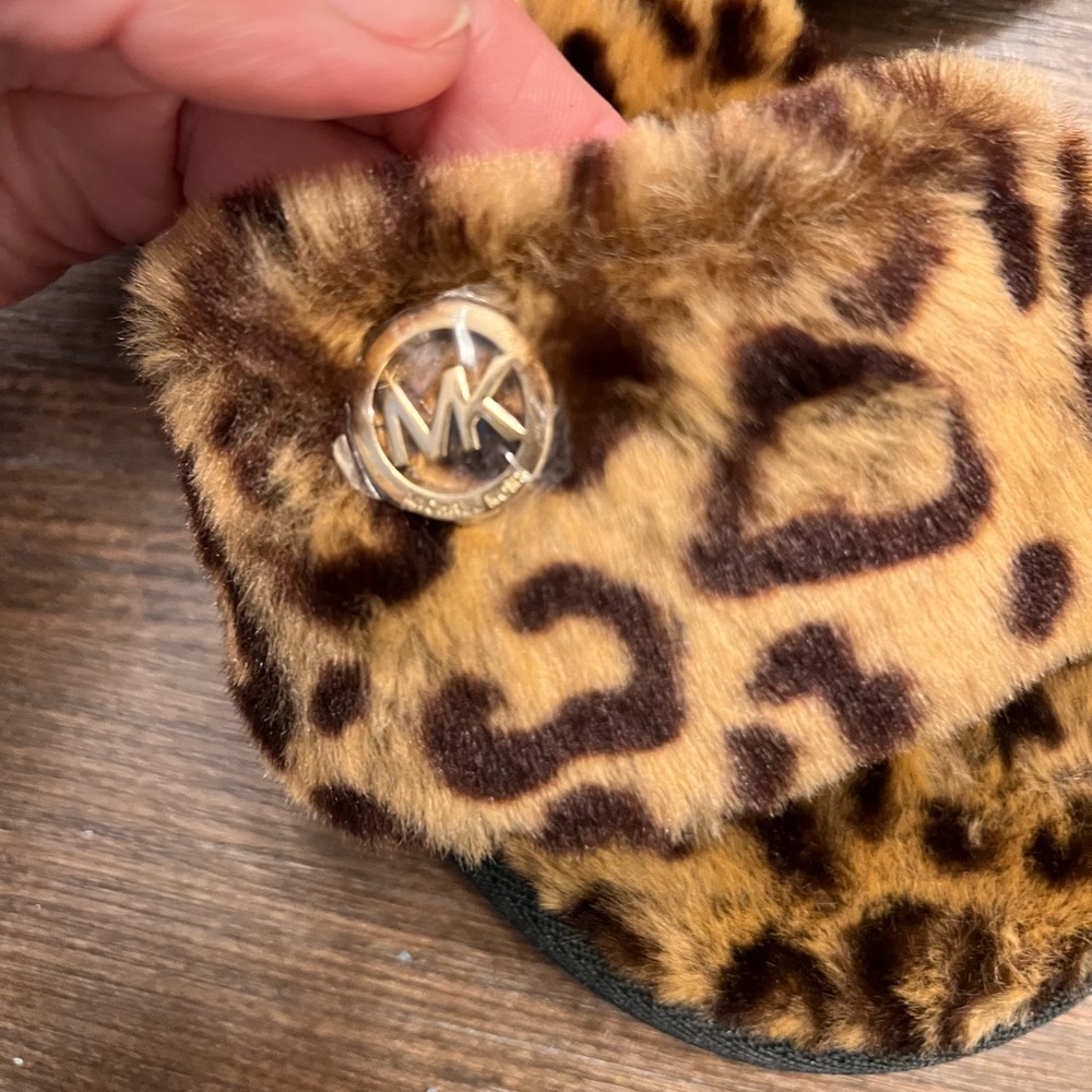 New! Michael Kors Leopard Faux Fur Slippers. Plastic is still on the logo.๐๐ผ - Picture 5 of 7